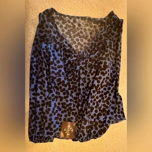 NWT Women’s Ava & Viv women’s Blue & Black ballon sleeve polka Dot v neck‎ xl
